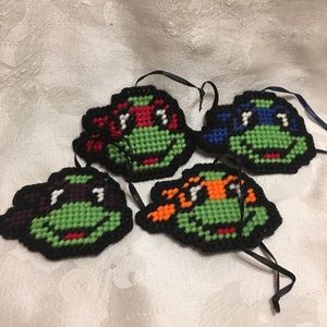 4 piece Ninja Turtles ornament set-NEW